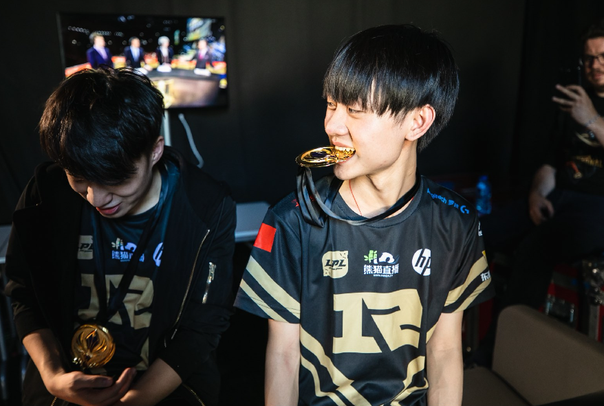 关于Ming回归赛场,回归赛场首场状态亮眼,热火观众沸腾!的信息 关于Ming回归赛场,回归赛场首场状态亮眼,热火观众沸腾!的信息