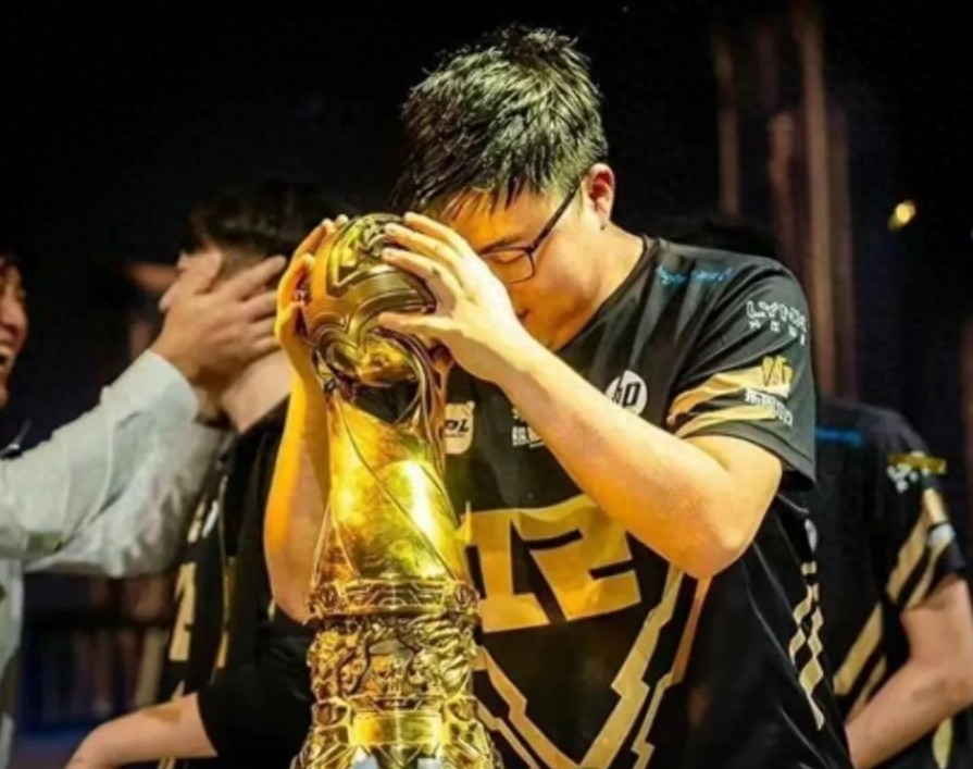 包含Rookie爆冷击败RNG,关键助攻引爆全场!的词条 包含Rookie爆冷击败RNG,关键助攻引爆全场!的词条