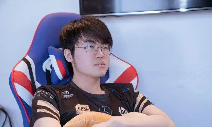 Kaiyun-Karsa巅峰对决，詹姆斯与50激战切尔西分钟，比分优势明显胜负难料！的简单介绍